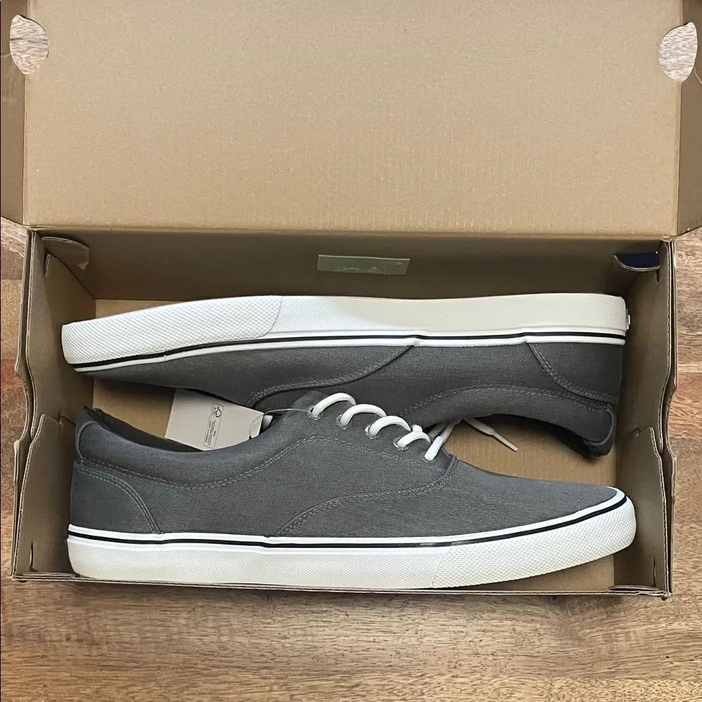 Izod Men’s Memory Foam Gray Canvas Sneakers
